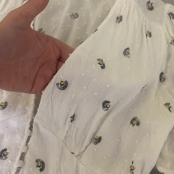 White patterned blouse - Picture 5 of 6